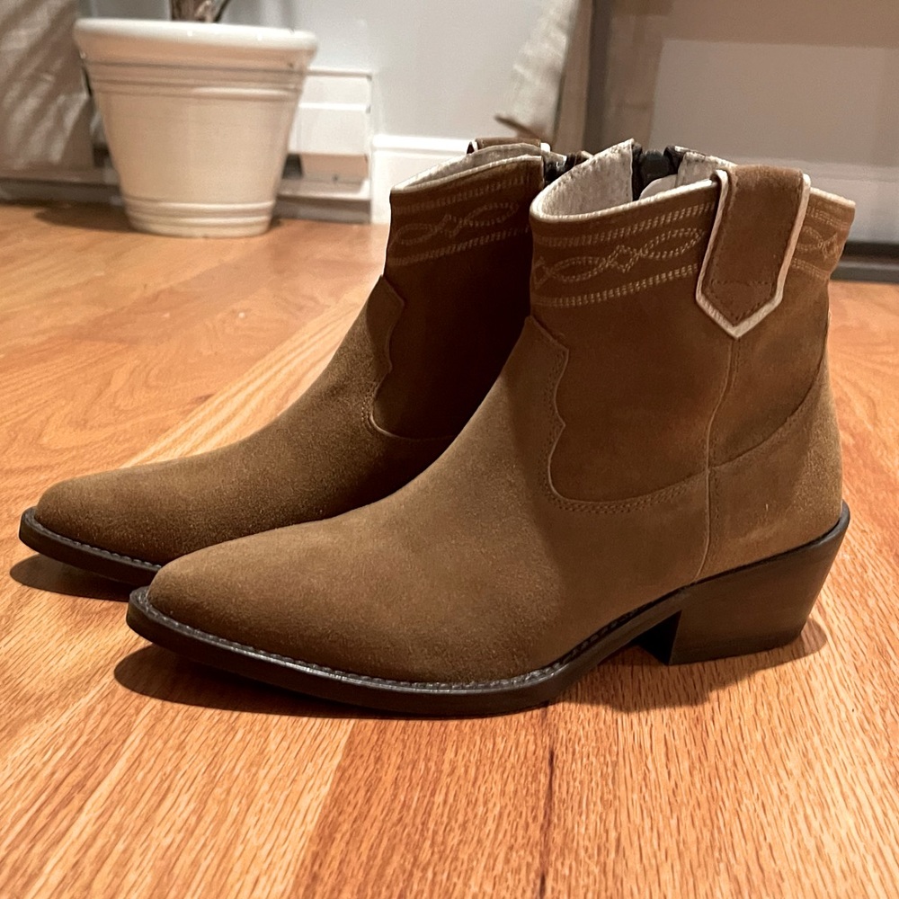 Kindred Sprits Suede Booties size 37